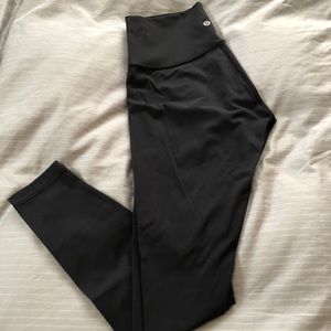 Lululemon size 8 solid BLACK!